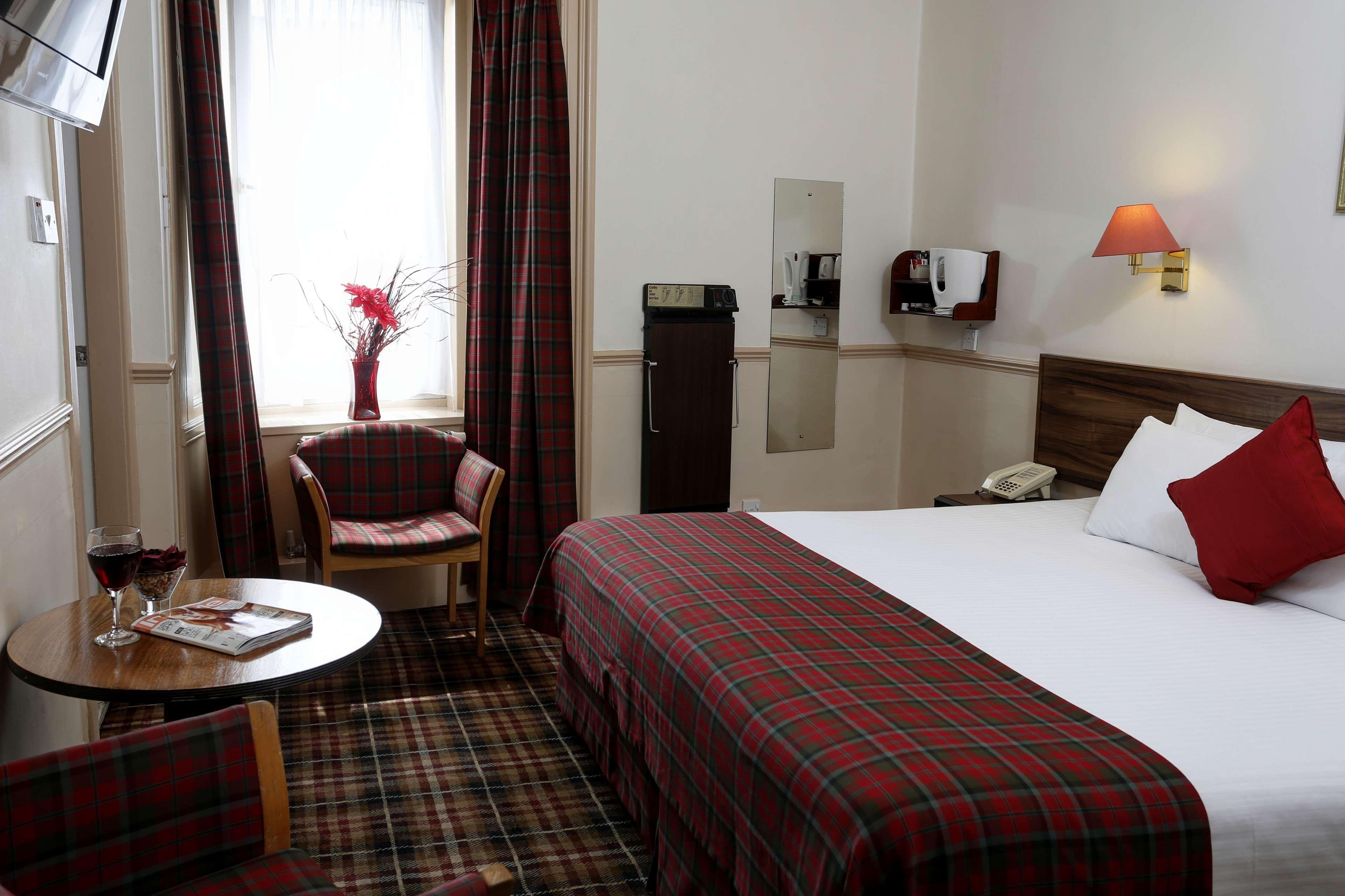 Hotel Western Queens 3*
