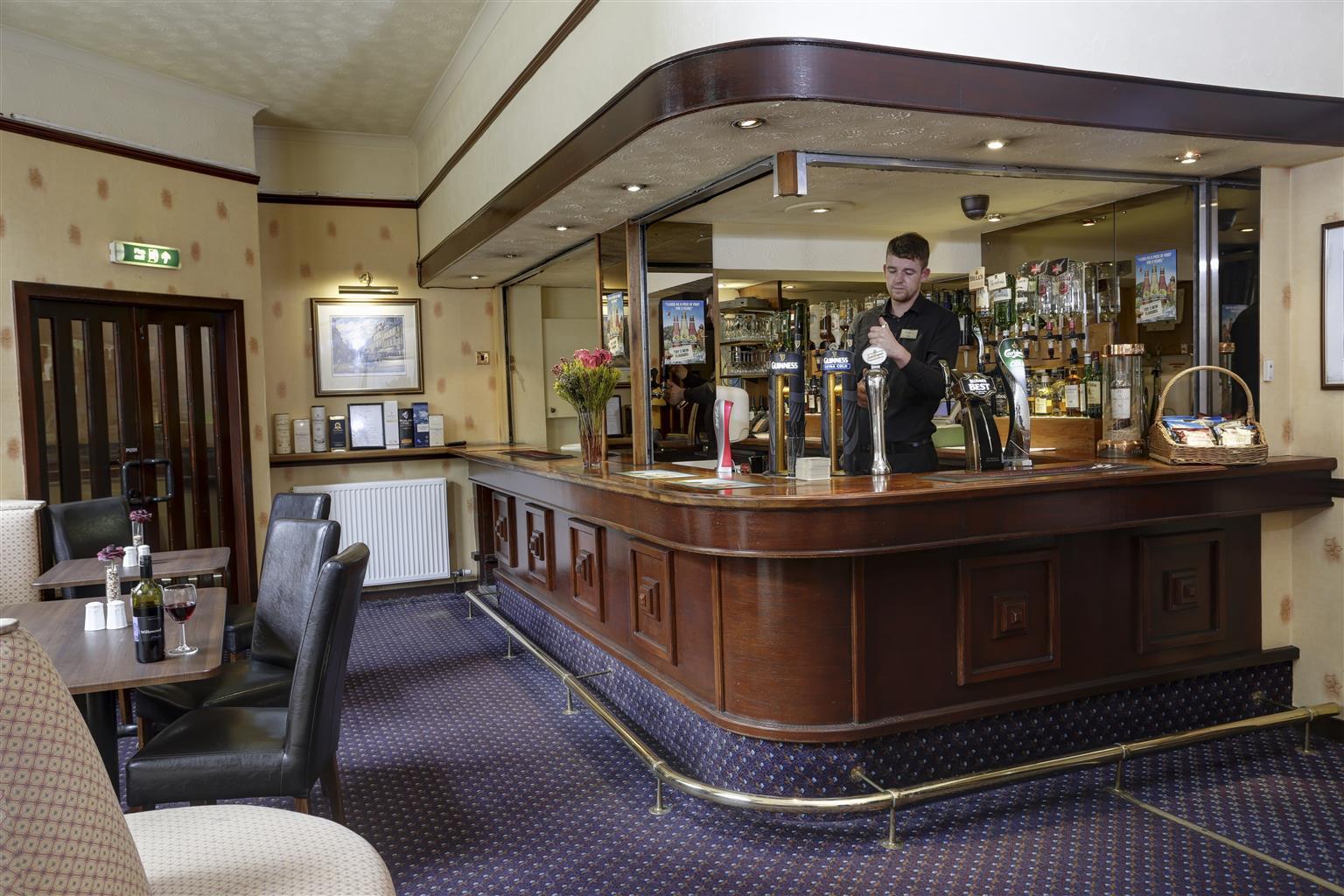 Western Queens Hotel 3*