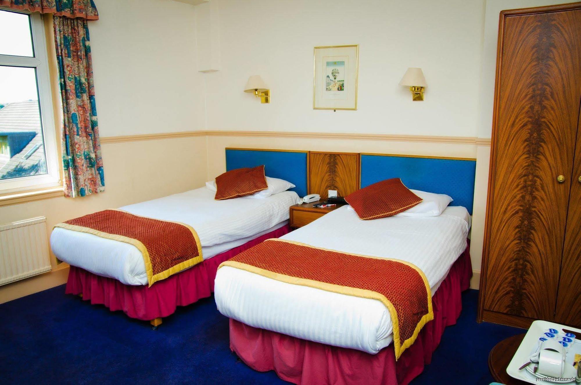 Western Queens Hotel 3*