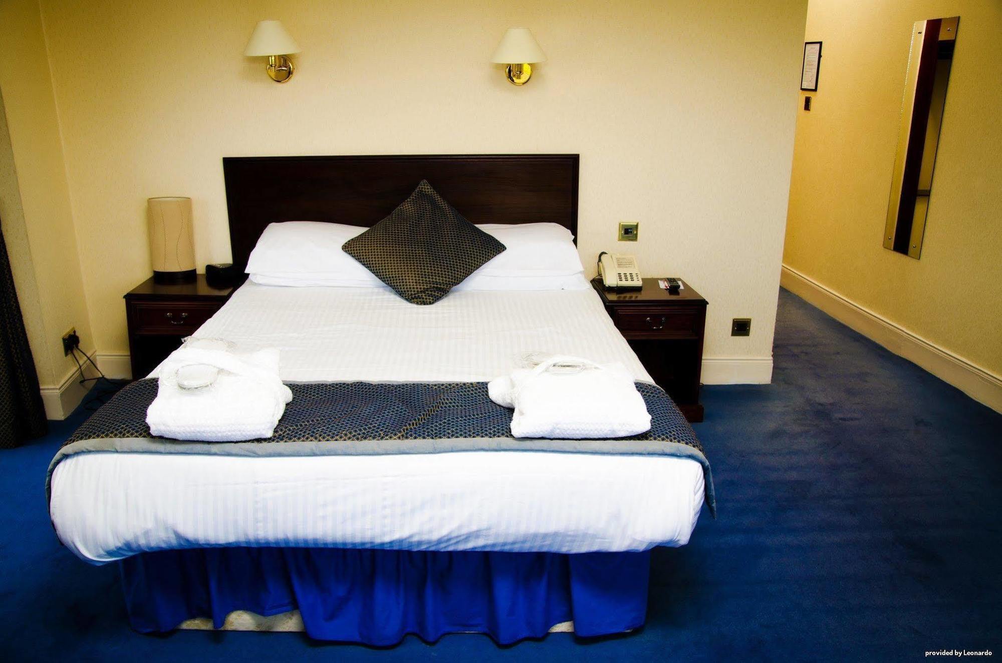 Hotel Western Queens 3*